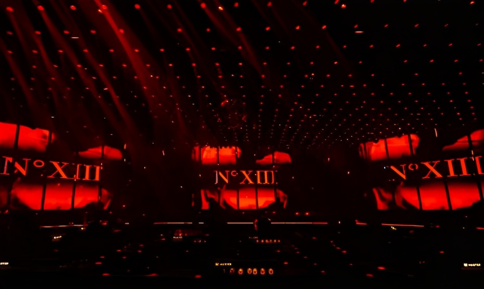 緋紅夜色，傳奇揭幕 路易十三煥夜 N13 特別款全球首發(fā)