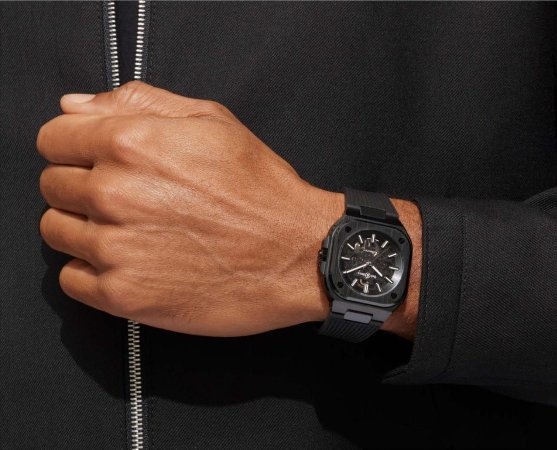 Bell & Ross RʿƳȫBR 05 BLACK CERAMICϵ