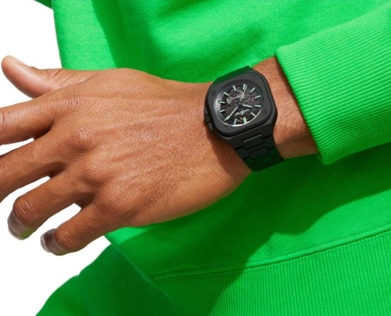 Bell & Ross RʿƳȫBR 05 BLACK CERAMICϵ