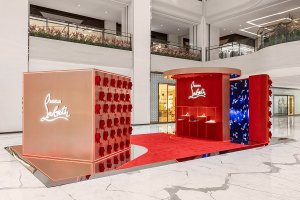 Christian Louboutin·K͢tסޕr(sh)w(yn)g վĻ