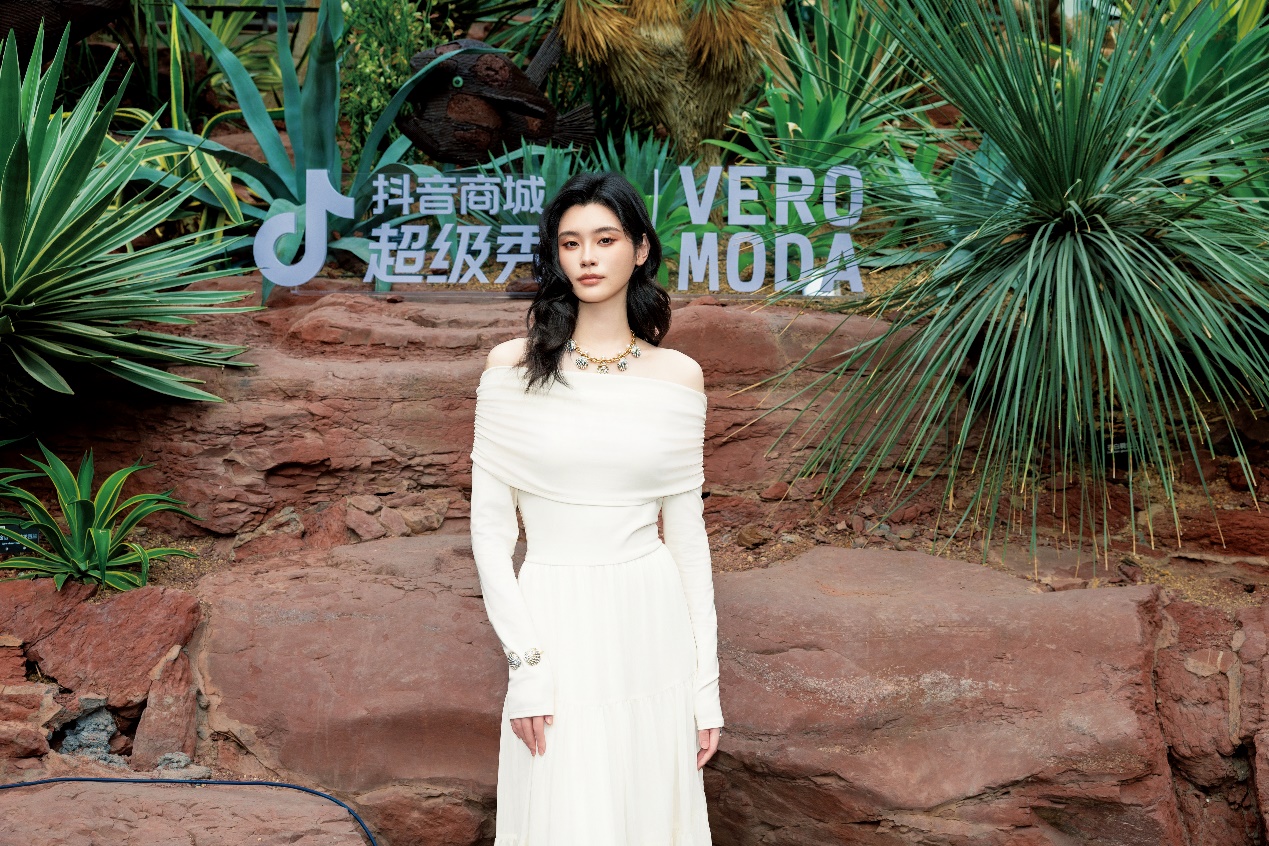 http://www.cwct.com.cn/uploads/allimg/240428/1502402648-15.jpg