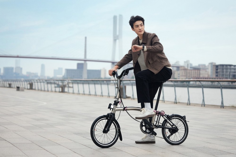 MOMENTS OF LIGHTNESS pӯSrBROMPTON x BREITLING(lin)Ƴ׿Ї-6.jpg