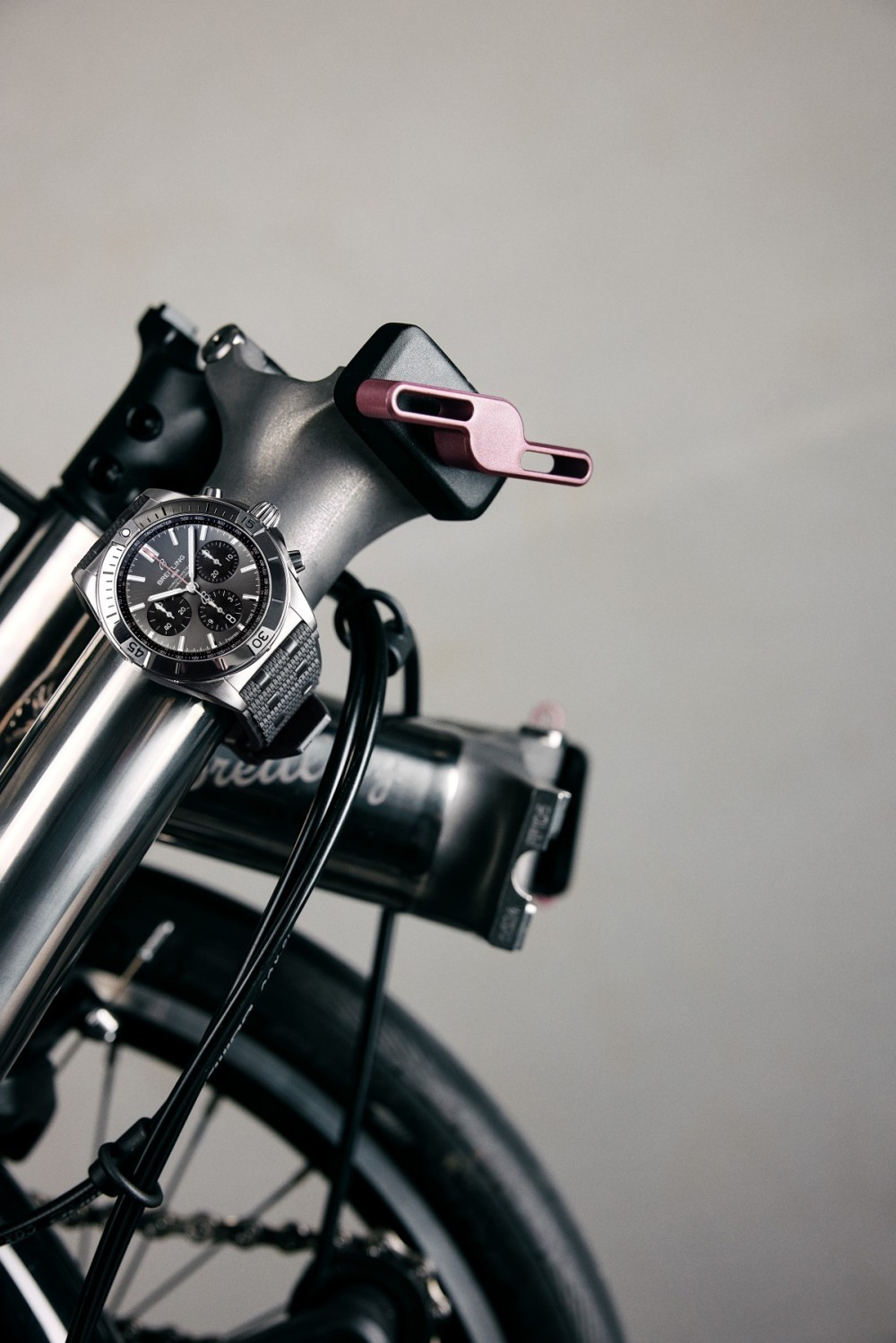 MOMENTS OF LIGHTNESS pӯSrBROMPTON x BREITLING(lin)Ƴ׿Ї-4.jpg